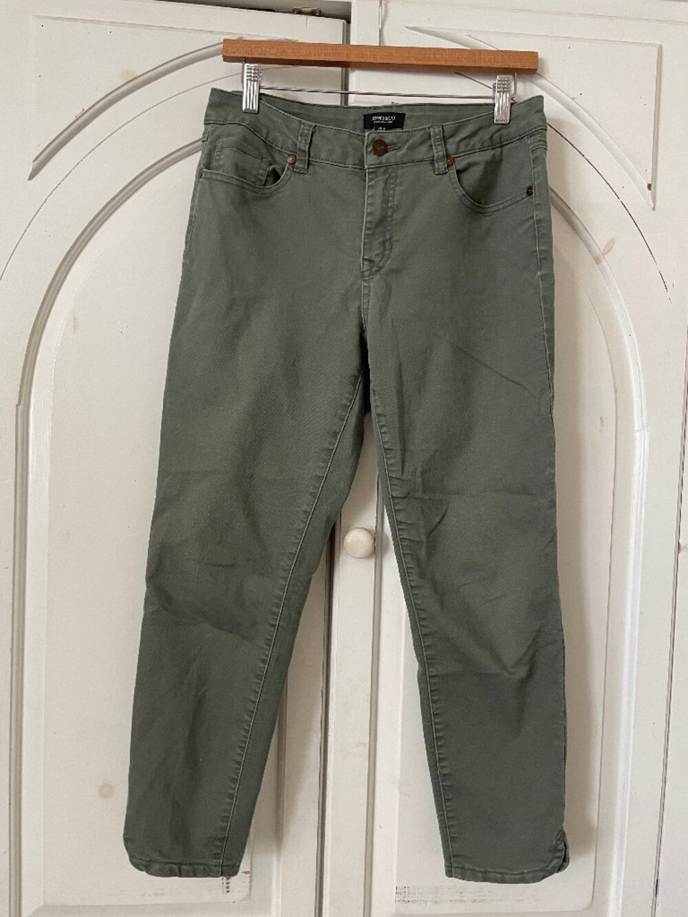 Jones&Co women's sage green mid rise skinny jeans size 8 denim minimalist office